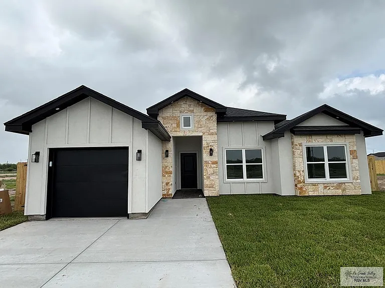 3032 Eliseo Villarreal Ave — Photo 15