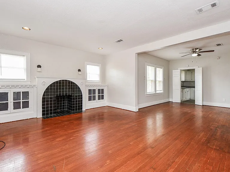 5049 Jefferson St #B — Photo 10