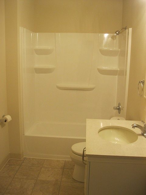 2nd image of 110 W Ross St
