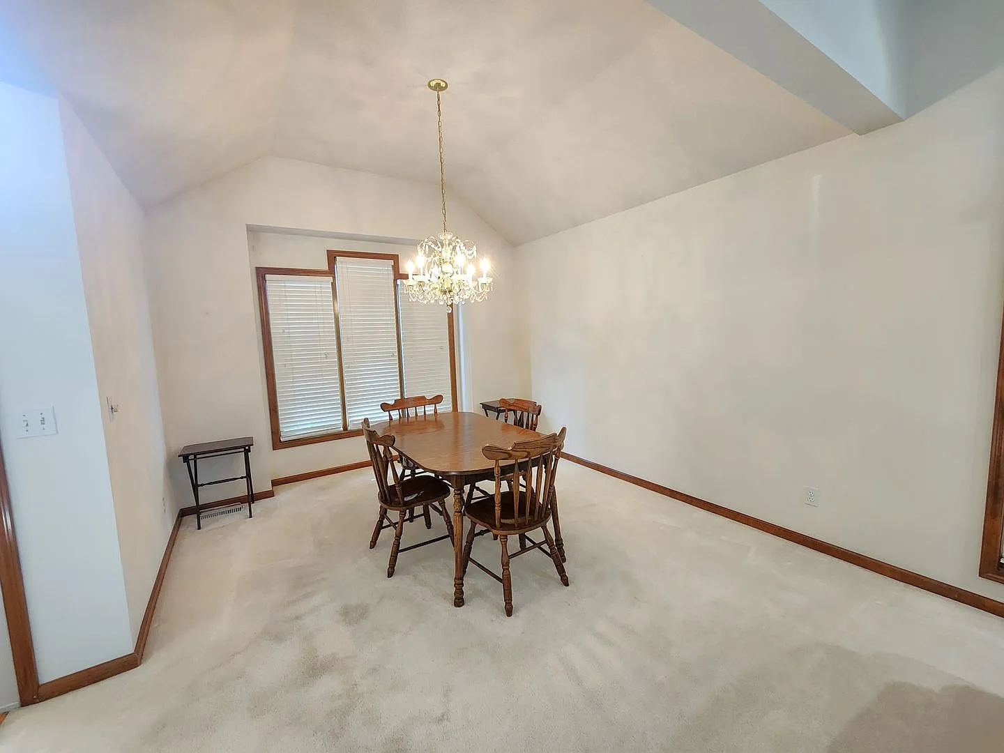 Executive 3+BR, 3BTH Rancher, 2car gar (with ALL utilities only $450/mo) and lawncare and snow re... — Photo 4