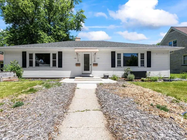 124 West Newhall AVENUE, Waukesha, WI 53186