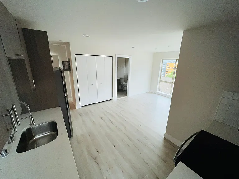 South Lane Apartments — Photo 32