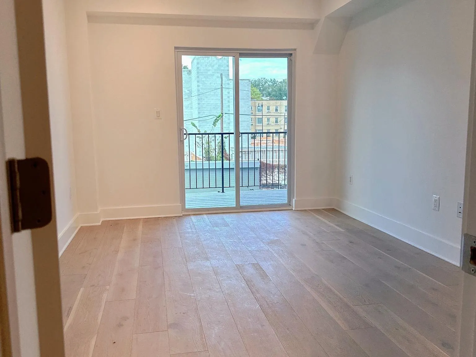 2 bed, 1065 sqft, $2,600 — Photo 4