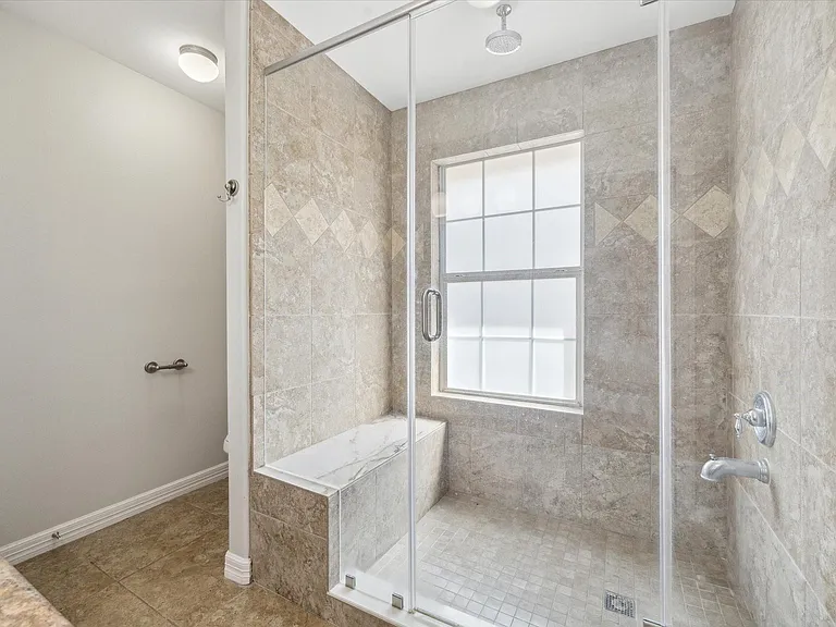 2624 Detering St — Photo 11