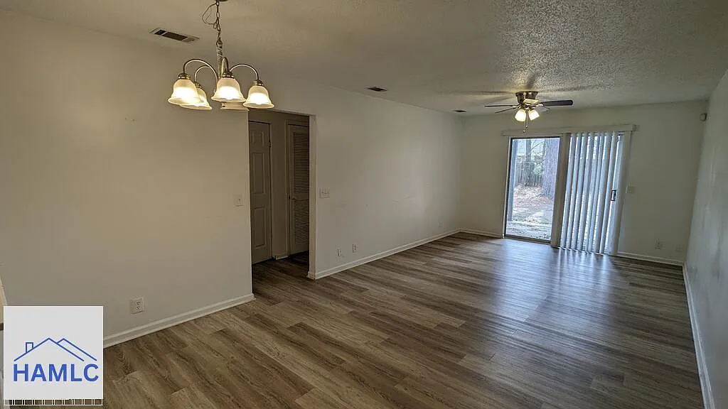2 bed, 2.0 bath, 973 sqft, $1,175 — Photo 2