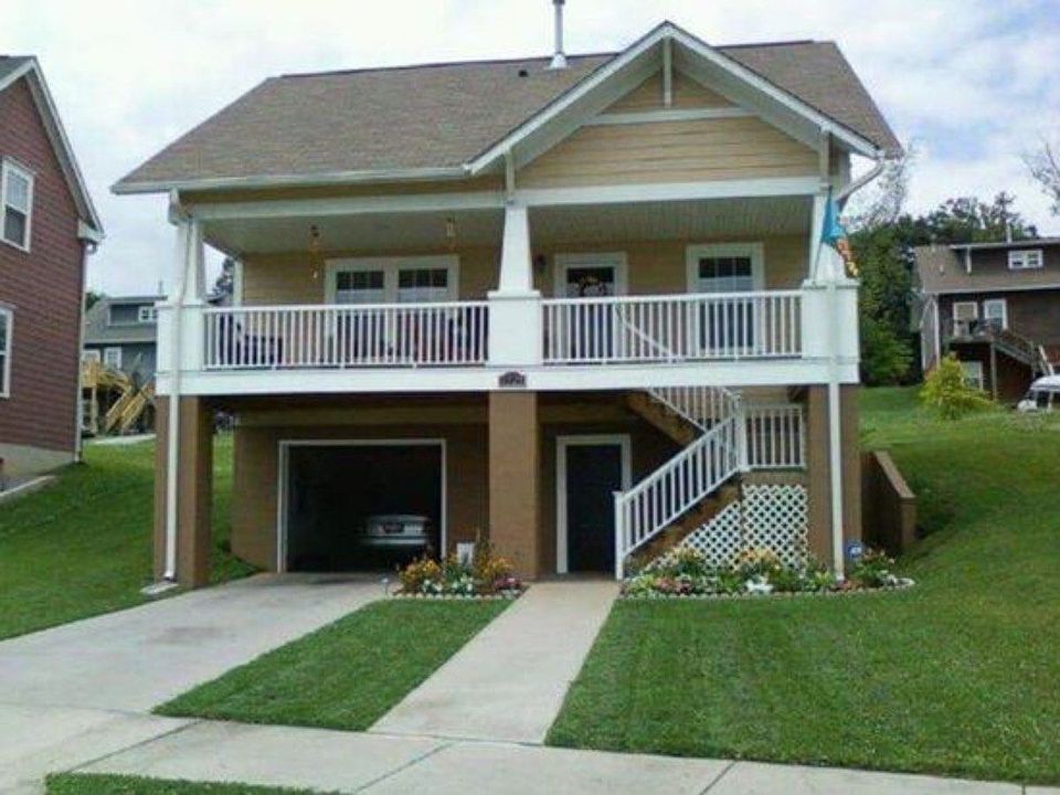 1st image of 1721 Moses Ave