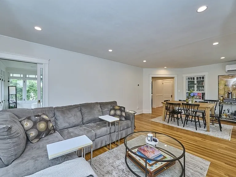 41 Lynde Ave — Photo 11