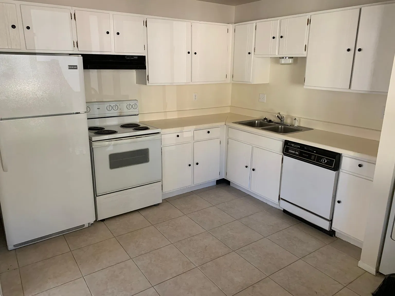 2 bed, 935 sqft, $1,175 — Photo 1