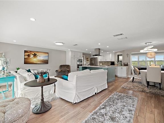 3rd image of 430 Doric Ct