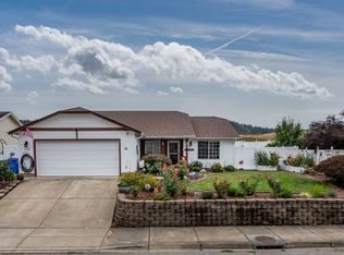 213 NE Plum Ridge Dr, Winston, OR 97496