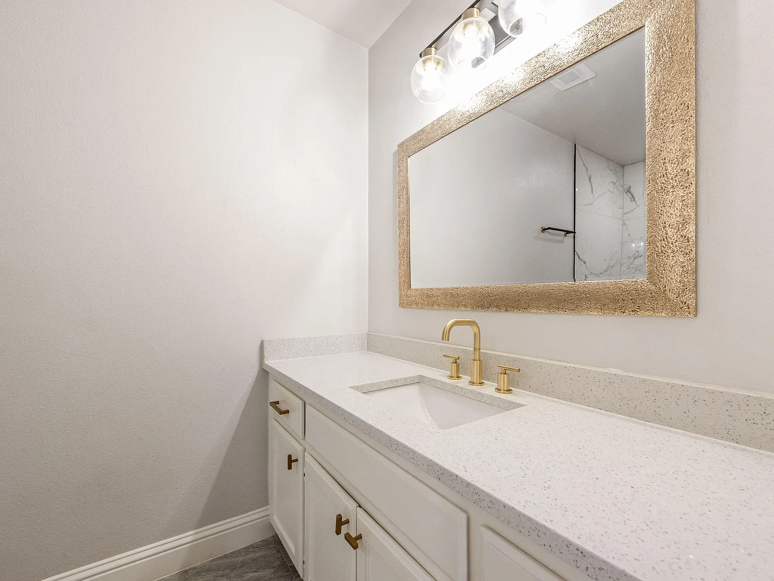 4 bed, 2.0 bath, 1700 sqft, $1,295 — Photo 3