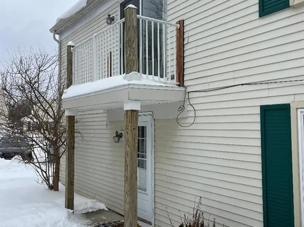 3201 Heatherstone Ct, Lake Orion, MI 48360