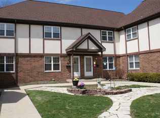 435 W Saint Charles Rd, Elmhurst, IL 60126