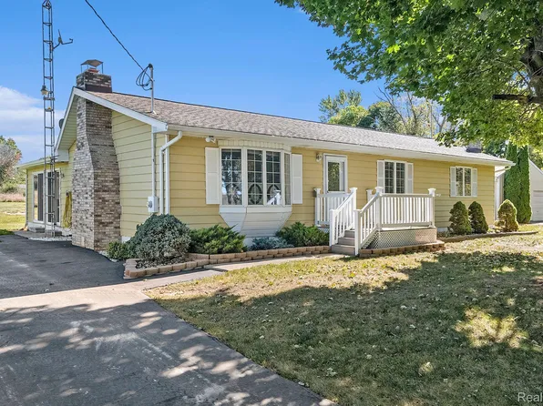 13961 Bliven Rd, Byron, MI 48418