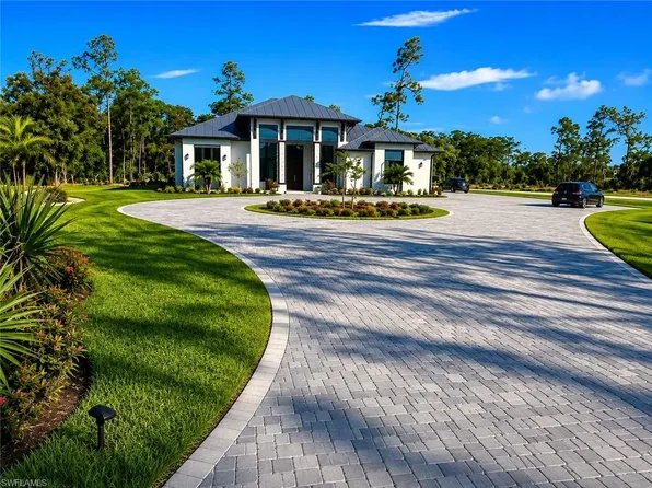 6423 Livingston Woods LN, NAPLES, FL 34109