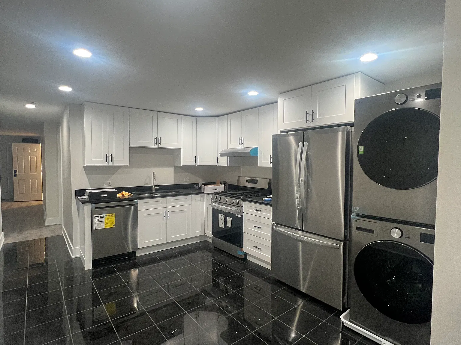 3 bed, $2,495 — Photo 1