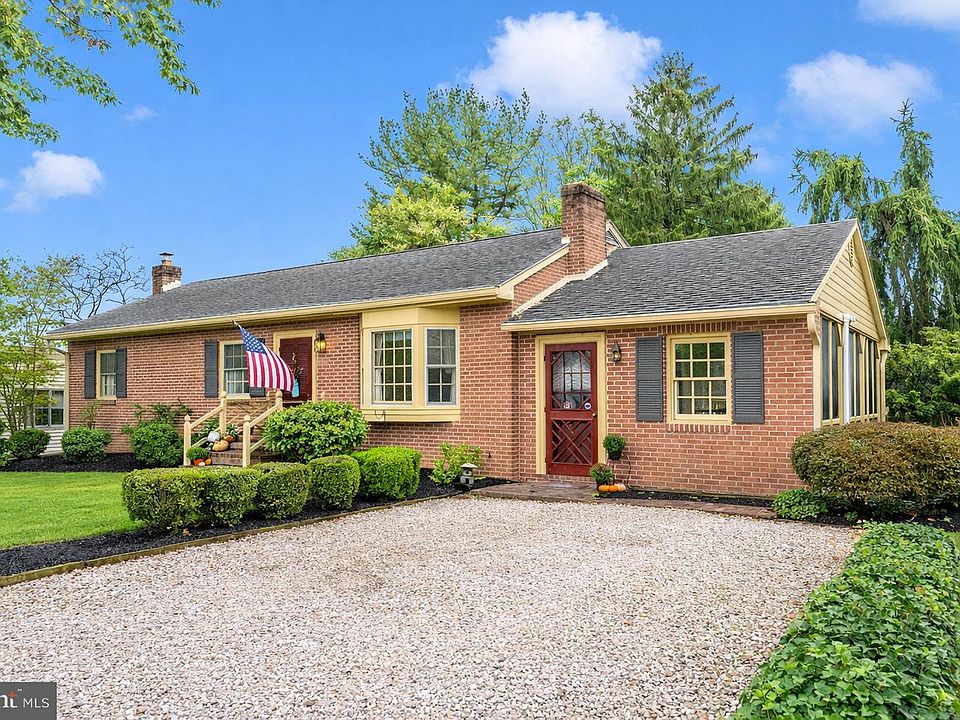 1st image of 17920 Pin Oak Rd