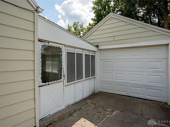 4th image of 4736 Burkhardt Ave
