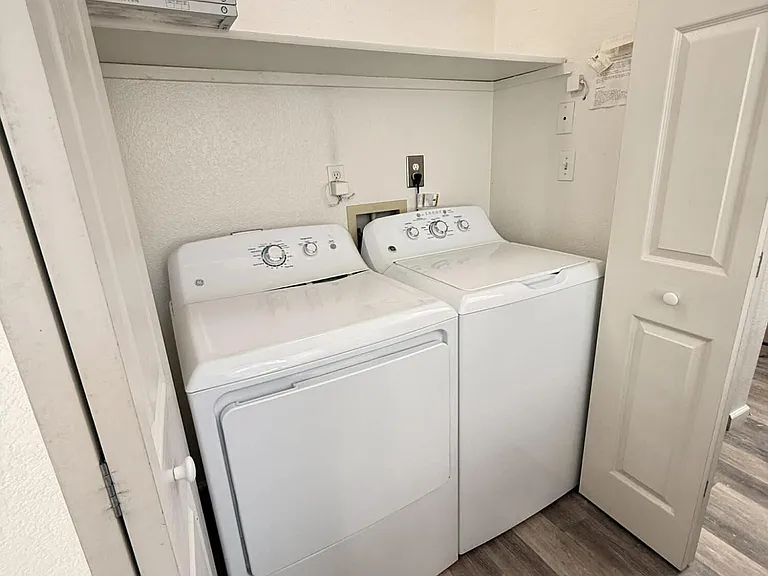 100 E Fillmore St #208 — Photo 14