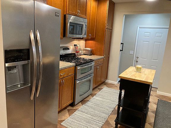 4th image of 305 Belview Ave