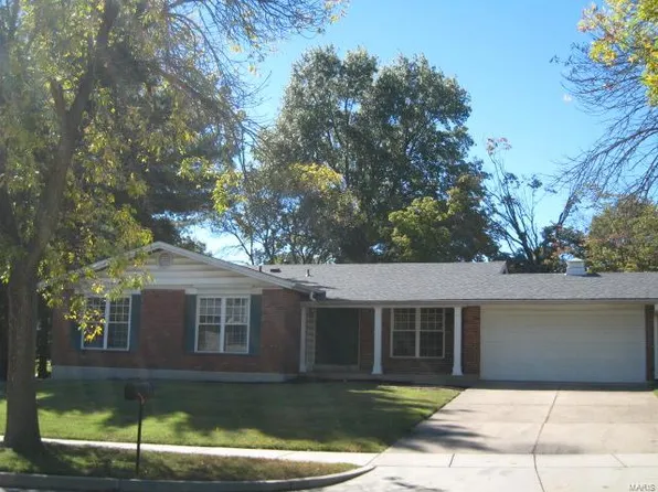 1009 Appalachian Trl, Chesterfield, MO 63017