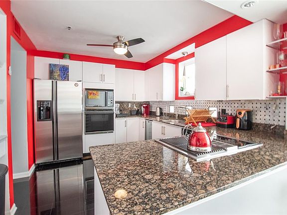 5th image of 4950 Bayshore Blvd APT 8