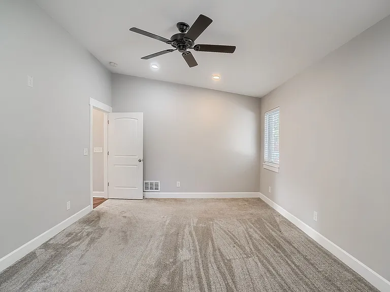 417 N West St — Photo 17