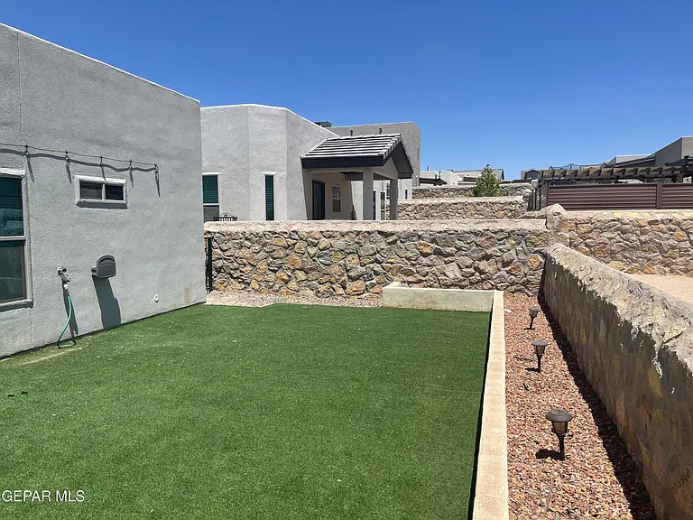 224 Wardour Castle Pl — Photo 14