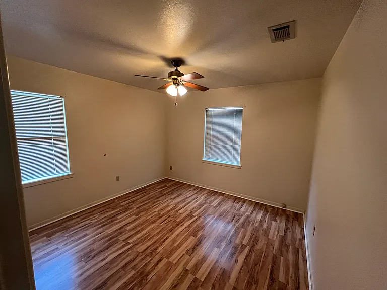 712 N Penelope St — Photo 11
