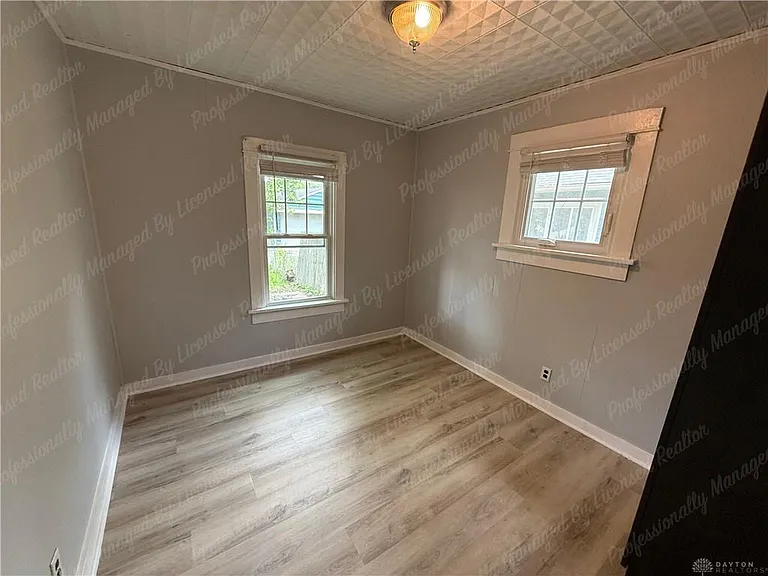 185 N Northampton Ave — Photo 17