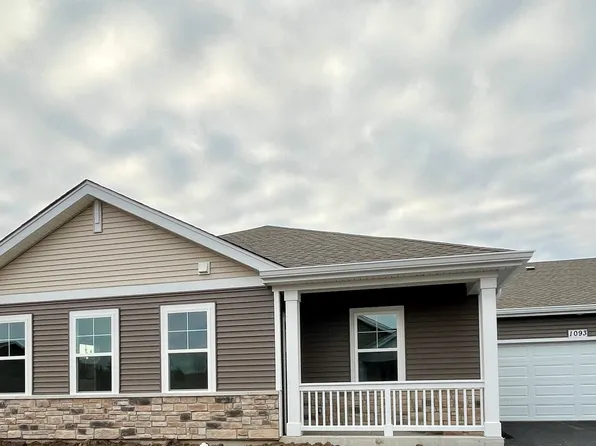 1093 Williamsburg St, Pingree Grove, IL 60140