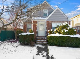 76 Westend Ave, Valley Stream, NY 11580