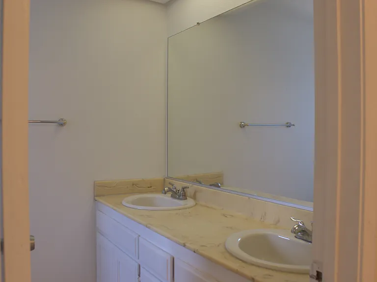 1348 N Orange Dr — Photo 11
