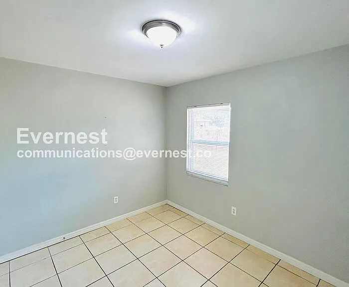 3019 W Meadow St — Photo 12
