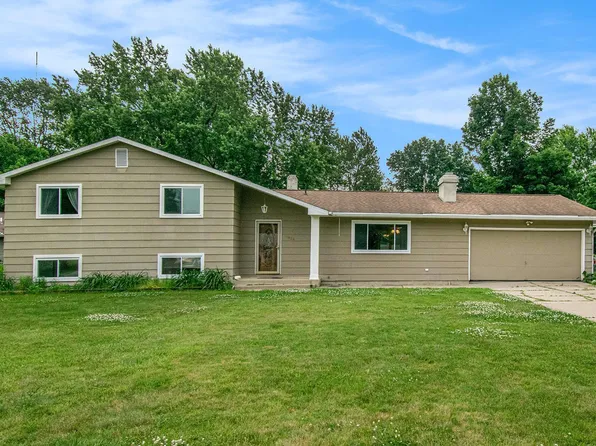 1424 Berkshire Dr, South Bend, IN 46614