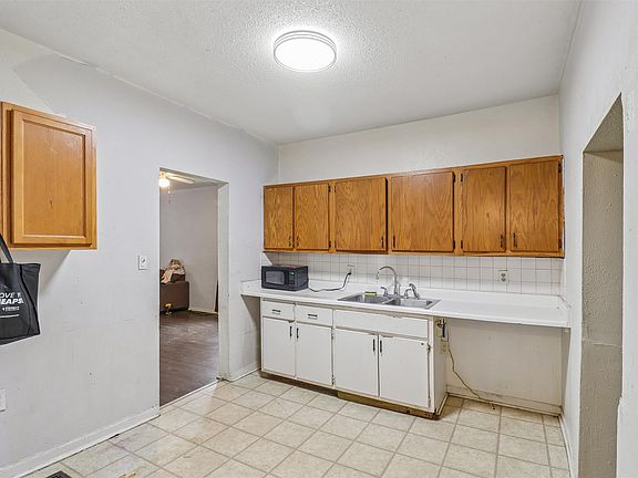 4th image of 1804 21st St