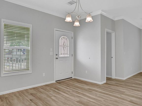 4th image of 147 Joan Ln