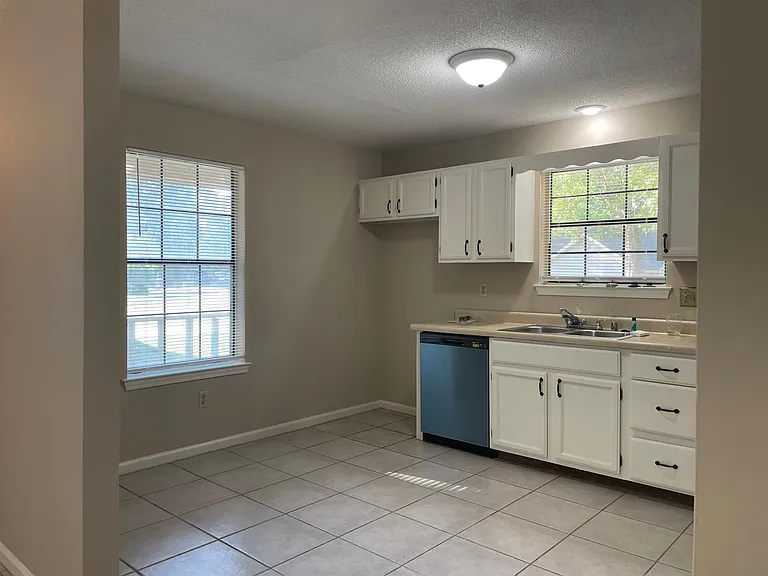 55 Point West Cir — Photo 5