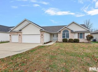 4817 Greenbriar Dr, Springfield, IL 62711