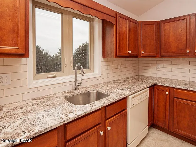 2403 Route 115 — Photo 6