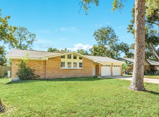 124 Sage St, Lake Jackson, TX 77566