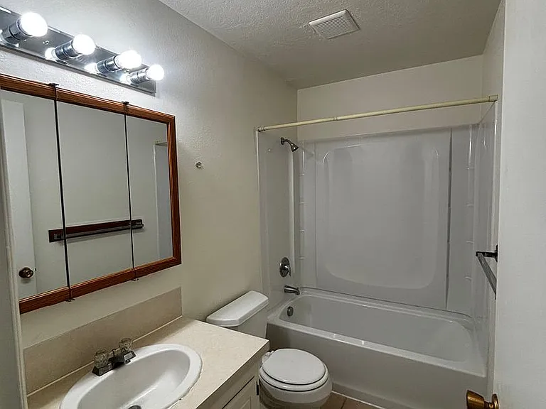5105 Hawthorne Rd #9-12 — Photo 12