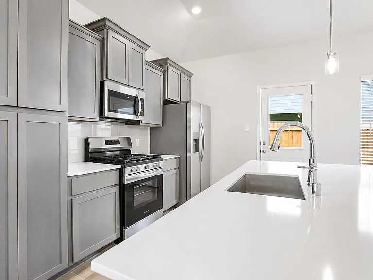 8018 Fijian Cypress Dr — Photo 13