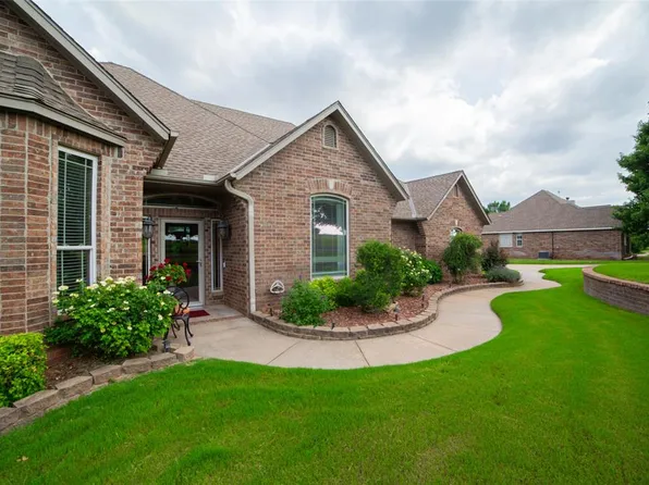 5731 Cimarron Mnr, Guthrie, OK 73044