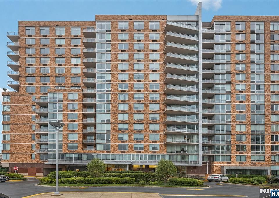 1st image of 1215 Hudson Park