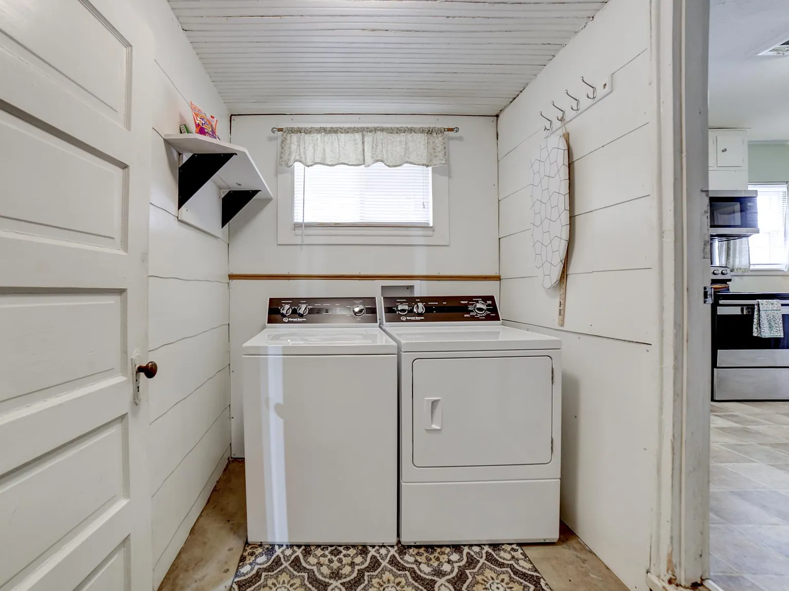 2 bed, 818 sqft, $1,100 — Photo 4