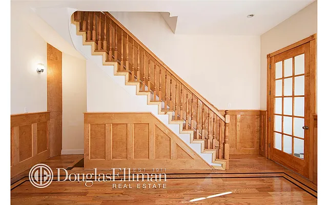 Sold by Douglas Elliman | media 24