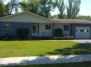 1713 Elm St N, Fargo, ND 58102