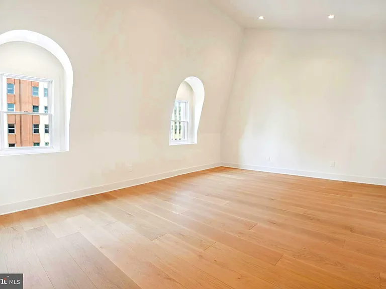 1329 Connecticut Ave NW #300 — Photo 31