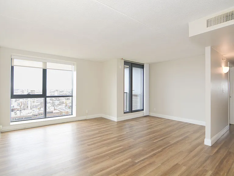 808-812 Memorial Drive II — Photo 19